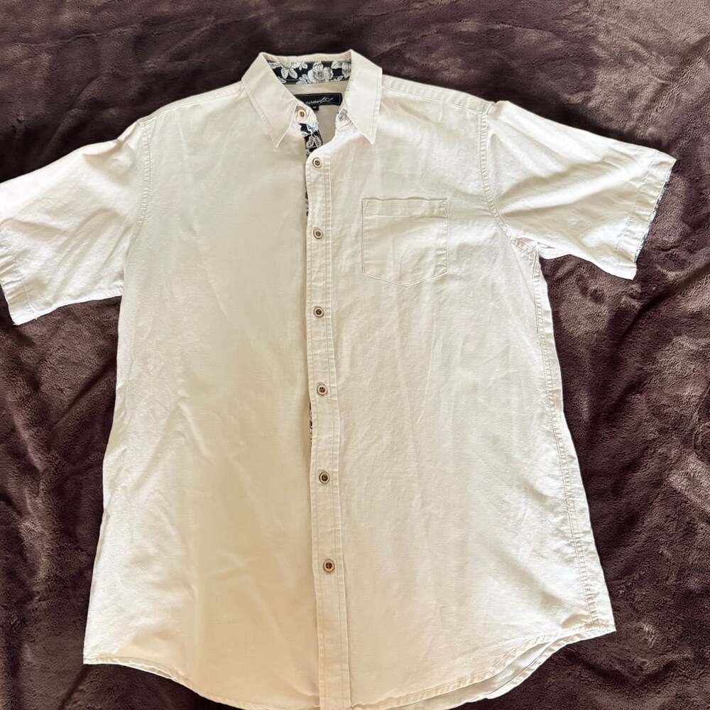 Coastal Short Sleeve Button Down Shirt Size M Beige Floral Trim